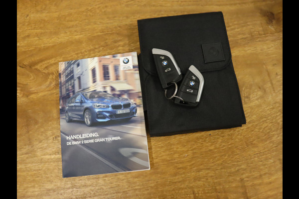 BMW 2 Serie Gran Tourer 218i High Executive Edition [HEAD-UP DISPLAY, NAVIGATIE, PDC V+A, STOELVERWARMING, CRUISE CONTROL, VOL LEDER, ELEKTRISCHE ACHTERKLEP, NIEUWSTAAT]