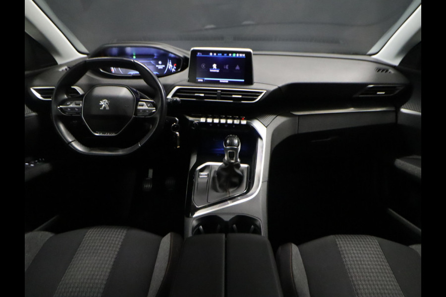 Peugeot 5008 1.2 PureTech Blue Lease Executive 7P [APPLE CARPLAY, CAMERA, TREKHAAK, NAVIGATIE, CRUISE CONTROL, DIGITAL DASH, NIEUWSTAAT]