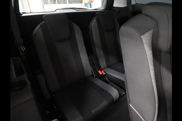 Peugeot 5008 1.2 PureTech Blue Lease Executive 7P [APPLE CARPLAY, CAMERA, TREKHAAK, NAVIGATIE, CRUISE CONTROL, DIGITAL DASH, NIEUWSTAAT]
