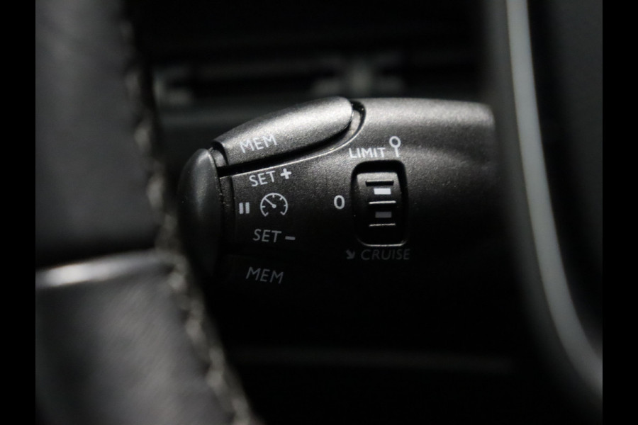 Peugeot 5008 1.2 PureTech Blue Lease Executive 7P [APPLE CARPLAY, CAMERA, TREKHAAK, NAVIGATIE, CRUISE CONTROL, DIGITAL DASH, NIEUWSTAAT]