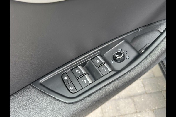 Audi A4 Avant 35 TFSI S edition Automaat | Panoramadak | LED | Sportstoelen | Stoelverwarming | Extra getint glas | 20 inch lichtmetalen