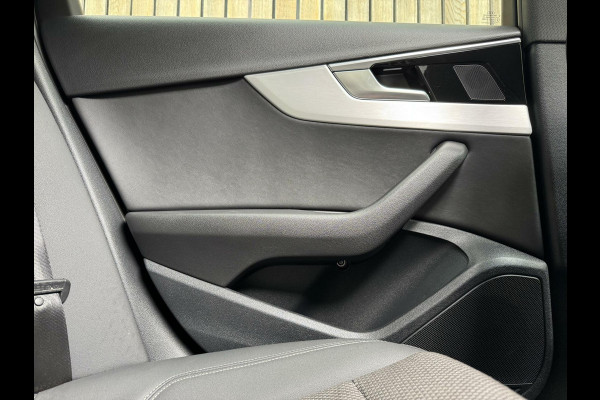 Audi A4 Avant 35 TFSI S edition Automaat | Panoramadak | LED | Sportstoelen | Stoelverwarming | Extra getint glas | 20 inch lichtmetalen