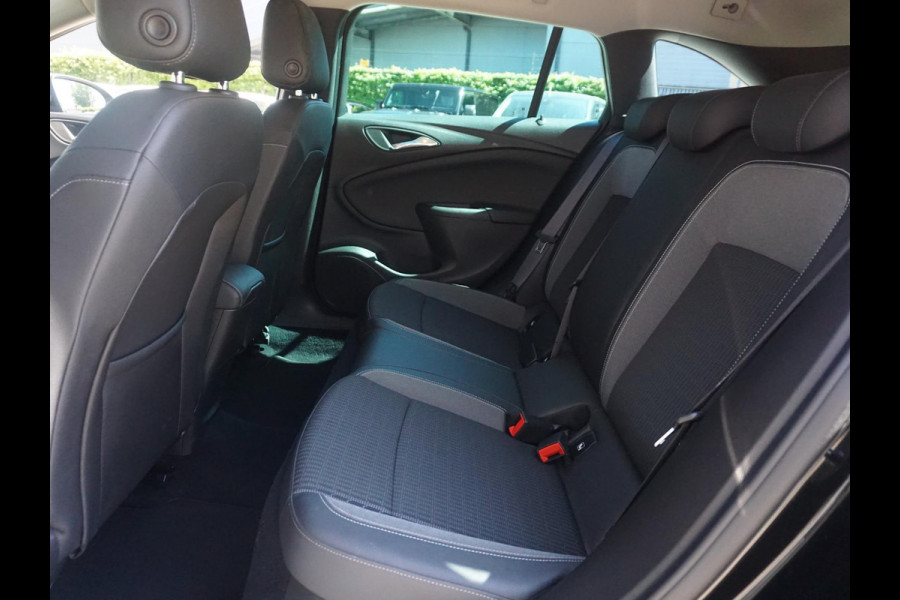 Opel Astra Sports Tourer 1.2 Business Elegance Afn Trekhaak
