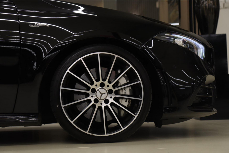 Mercedes-Benz A-Klasse AMG 35 4MATIC PANO/LANEASSIST/BURM/MEMORYST/BOMVOL