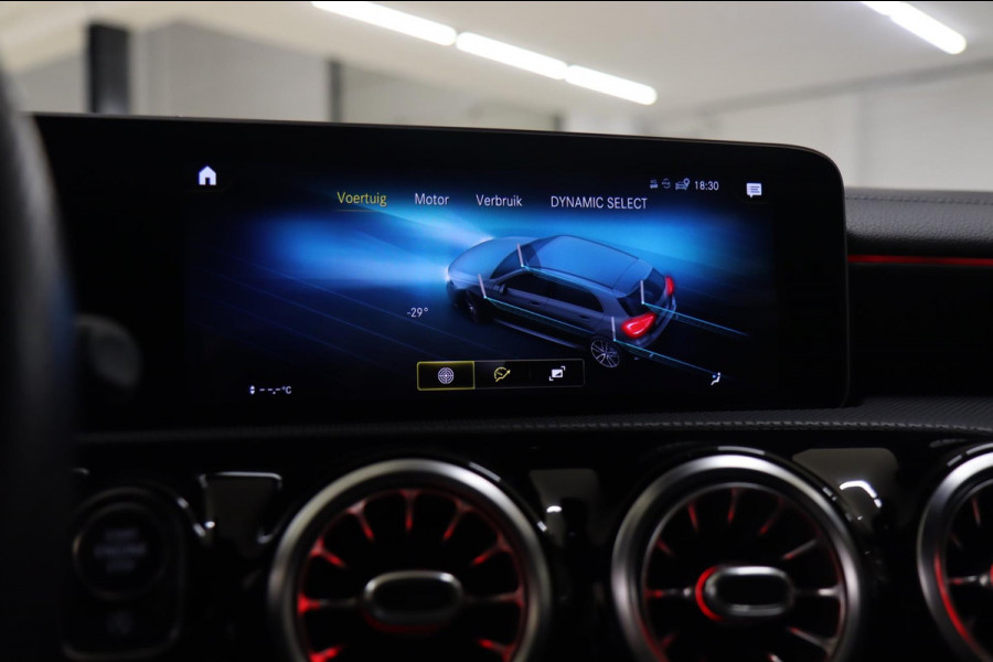 Mercedes-Benz A-Klasse AMG 35 4MATIC PANO/LANEASSIST/BURM/MEMORYST/BOMVOL