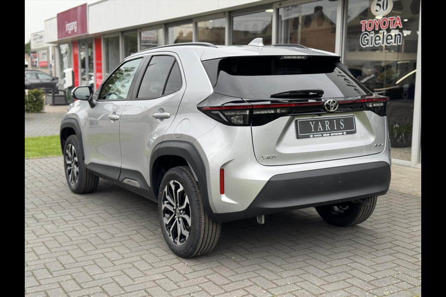 Toyota Yaris Cross 1.5 Hybrid 130PK First Edition Plus | Stoel + Stuurverwarming, Apple CarPlay, Keyless, 17inch, Groot scherm