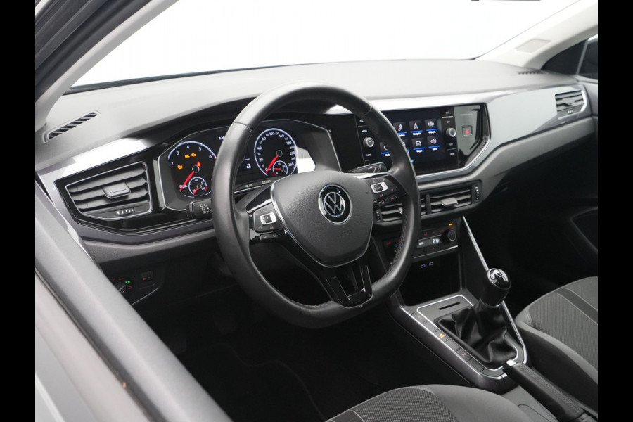 Volkswagen Polo 1.0 TSI 95pk Highline Navigatie 17"lm velgen PDC Privacy glas 321
