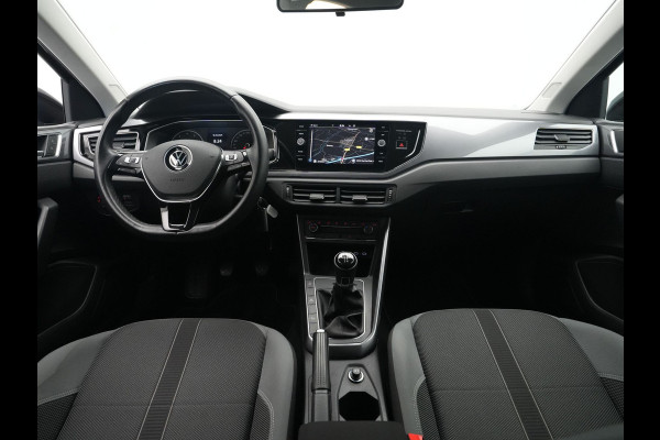Volkswagen Polo 1.0 TSI 95pk Highline Navigatie 17"lm velgen PDC Privacy glas 321