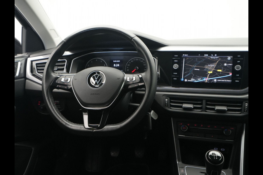 Volkswagen Polo 1.0 TSI 95pk Highline Navigatie 17"lm velgen PDC Privacy glas 321