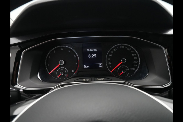 Volkswagen Polo 1.0 TSI 95pk Highline Navigatie 17"lm velgen PDC Privacy glas 321
