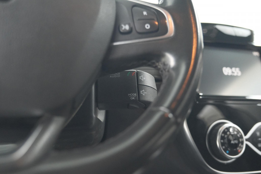 Renault Captur TCe 90 Intens | Trekhaak | Camera | Navigatie | Parkeersensoren