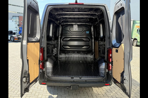 Renault Master RED EDITION L2H2 150PK BPM VRIJ/ CAMERA/ ALL WEATHER BANDEN/ TREKHAAK