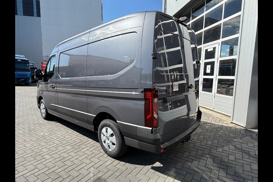 Renault Master RED EDITION L2H2 150PK BPM VRIJ/ CAMERA/ ALL WEATHER BANDEN/ TREKHAAK