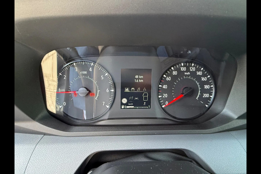 Renault Master RED EDITION L2H2 150PK BPM VRIJ/ CAMERA/ ALL WEATHER BANDEN/ TREKHAAK