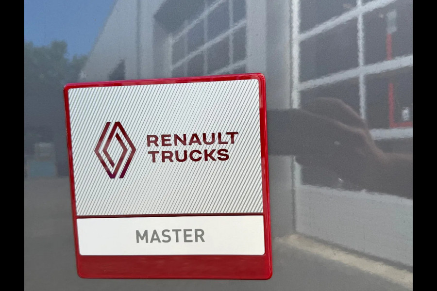 Renault Master RED EDITION L2H2 150PK BPM VRIJ/ CAMERA/ ALL WEATHER BANDEN/ TREKHAAK