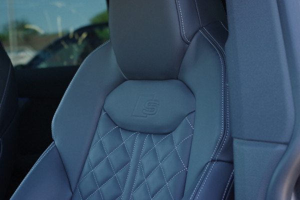 Audi Q8 60 TFSI e 490 PK Quattro S-Line Pro Line Competition, Panoramadak, RS-Sprotstoelen, Trekhaak, Laser-LED