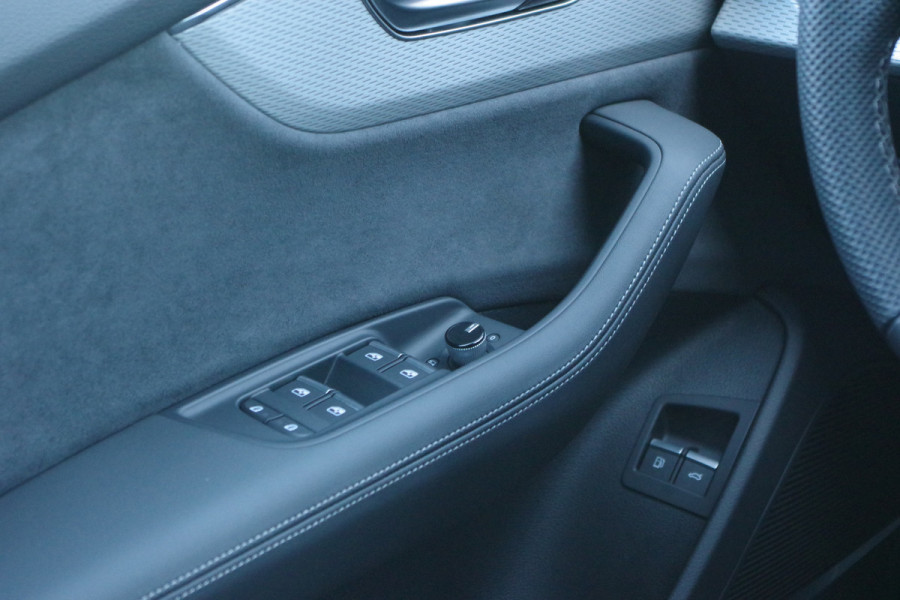 Audi Q8 60 TFSI e 490 PK Quattro S-Line Pro Line Competition, Panoramadak, RS-Sprotstoelen, Trekhaak, Laser-LED