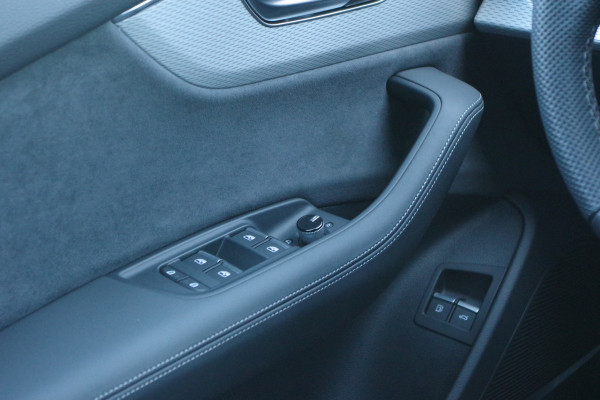 Audi Q8 60 TFSI e 490 PK Quattro S-Line Pro Line Competition, Panoramadak, RS-Sprotstoelen, Trekhaak, Laser-LED