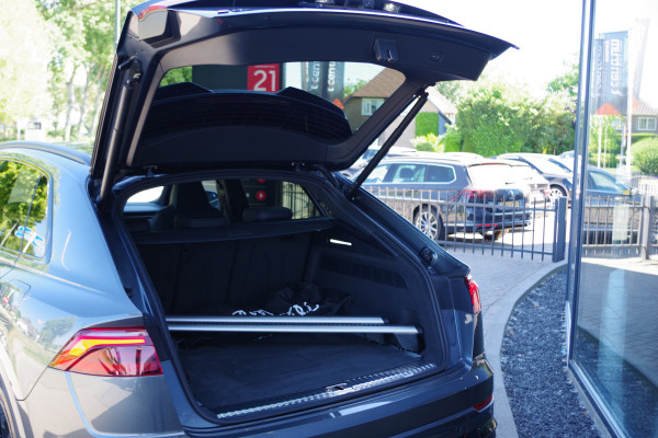 Audi Q8 60 TFSI e 490 PK Quattro S-Line Pro Line Competition, Panoramadak, RS-Sprotstoelen, Trekhaak, Laser-LED