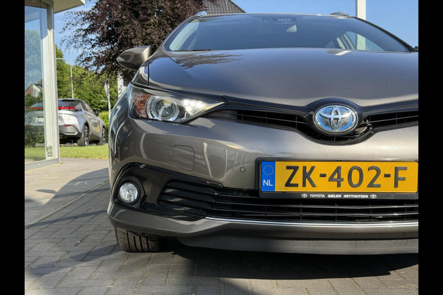 Toyota Auris Touring Sports 1.8 Hybrid Dynamic Ultimate | Eerste eigenaar, 17 inch, Stoelverwarming, Navigatie, Keyless, DAB