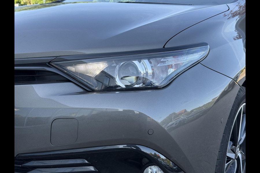 Toyota Auris Touring Sports 1.8 Hybrid Dynamic Ultimate | Eerste eigenaar, 17 inch, Stoelverwarming, Navigatie, Keyless, DAB