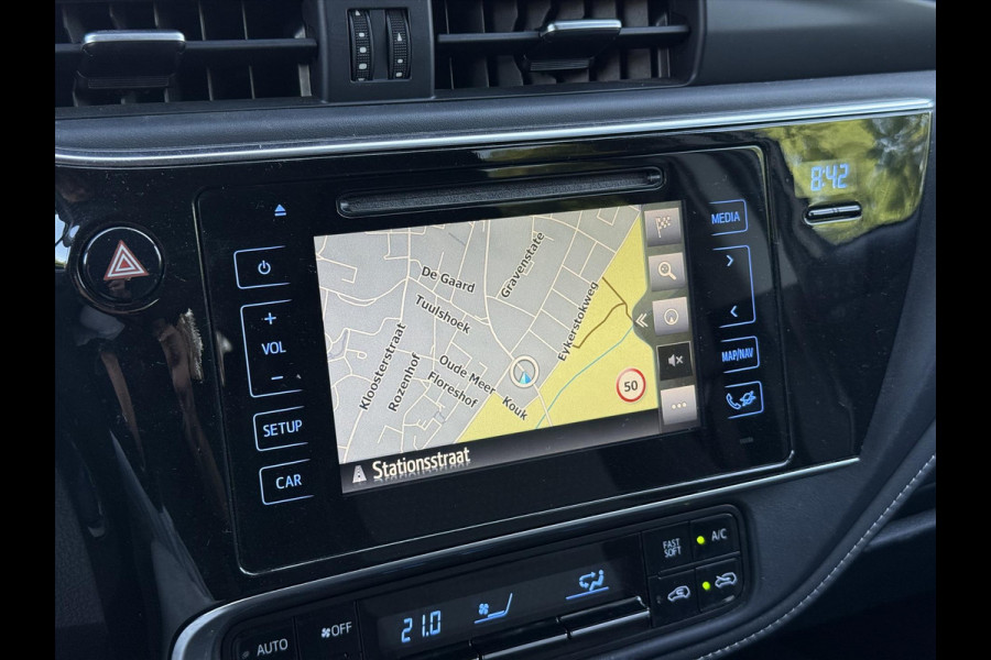 Toyota Auris Touring Sports 1.8 Hybrid Dynamic Ultimate | Eerste eigenaar, 17 inch, Stoelverwarming, Navigatie, Keyless, DAB
