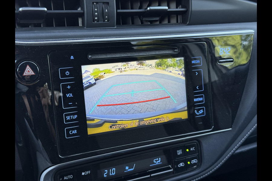 Toyota Auris Touring Sports 1.8 Hybrid Dynamic Ultimate | Eerste eigenaar, 17 inch, Stoelverwarming, Navigatie, Keyless, DAB