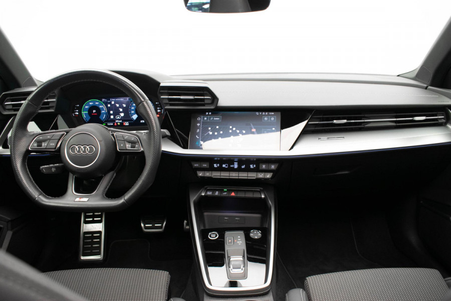 Audi A3 Sportback 45 TFSI e S edition Competition |Pano|3xS-line|Ambient|Carplay|