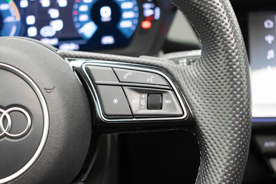 Audi A3 Sportback 45 TFSI e S edition Competition |Pano|3xS-line|Ambient|Carplay|