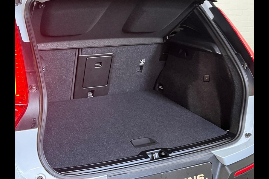 Volvo XC40 Recharge R-Design T4 Open Dak | Adapt. Cruise c. | Keyless | Stoel-/Stuur verwarming