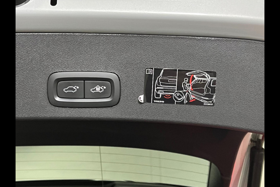 Volvo XC40 Recharge R-Design T4 Open Dak | Adapt. Cruise c. | Keyless | Stoel-/Stuur verwarming