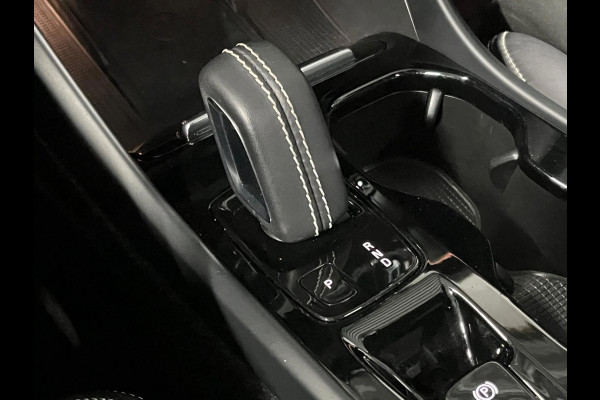 Volvo XC40 1.5 T4 Recharge R-Design | BLIS | Open dak | Harman/Kardon | Keyless | Adapt. Cruise c.