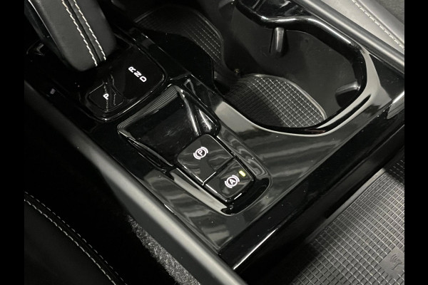 Volvo XC40 1.5 T4 Recharge R-Design | BLIS | Open dak | Harman/Kardon | Keyless | Adapt. Cruise c.