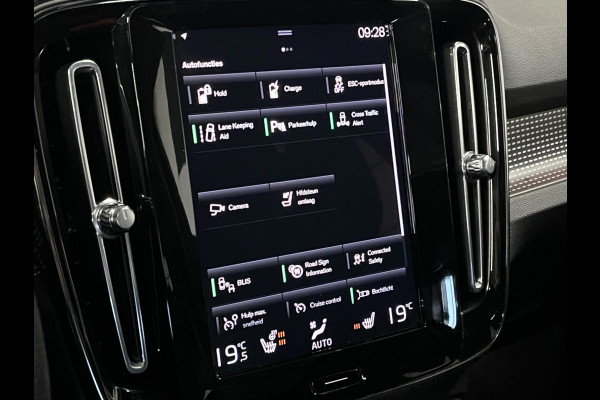 Volvo XC40 1.5 T4 Recharge R-Design | BLIS | Open dak | Harman/Kardon | Keyless | Adapt. Cruise c.