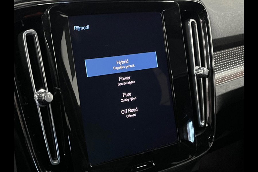 Volvo XC40 1.5 T4 Recharge R-Design | BLIS | Open dak | Harman/Kardon | Keyless | Adapt. Cruise c.