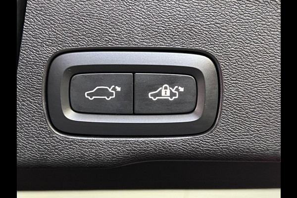 Volvo XC60 Recharge Black Edition Plus T6 AWD | Open dak | Adaptive Cruise c. | Harman/Kardon | BLIS
