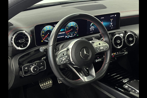Mercedes-Benz CLA-Klasse Shooting Brake 180 AMG Open dak | Leder/Alcantara | Trekhaak | Stoelverwarming | Cruise & Climate c.