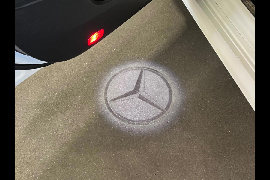 Mercedes-Benz CLA-Klasse Shooting Brake 180 AMG Open dak | Leder/Alcantara | Trekhaak | Stoelverwarming | Cruise & Climate c.