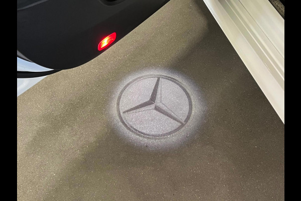 Mercedes-Benz CLA-Klasse Shooting Brake 180 AMG Open dak | Leder/Alcantara | Trekhaak | Stoelverwarming | Cruise & Climate c.