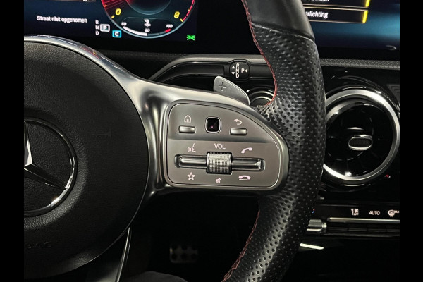 Mercedes-Benz CLA-Klasse Shooting Brake 180 AMG Open dak | Leder/Alcantara | Trekhaak | Stoelverwarming | Cruise & Climate c.