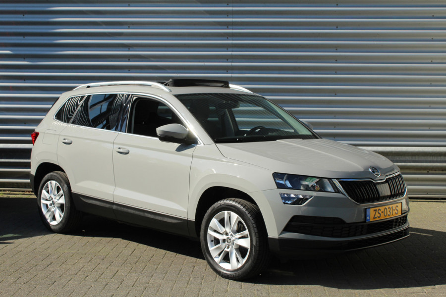 Škoda Karoq 1.0 TSI 116pk Ambition Business Panoramadak NL-Auto NAP Clima Cruise Navi 17"LMV Trekhaak 1200kg
