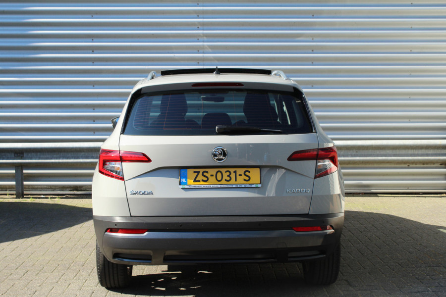 Škoda Karoq 1.0 TSI 116pk Ambition Business Panoramadak NL-Auto NAP Clima Cruise Navi 17"LMV Trekhaak 1200kg