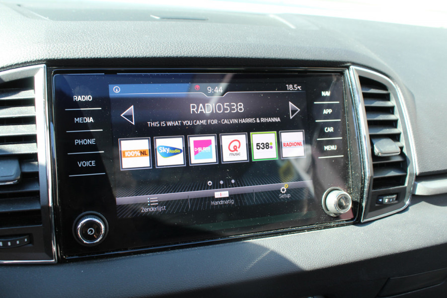 Škoda Karoq 1.0 TSI 116pk Ambition Business Panoramadak NL-Auto NAP Clima Cruise Navi 17"LMV Trekhaak 1200kg