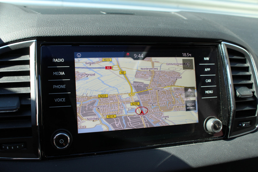 Škoda Karoq 1.0 TSI 116pk Ambition Business Panoramadak NL-Auto NAP Clima Cruise Navi 17"LMV Trekhaak 1200kg