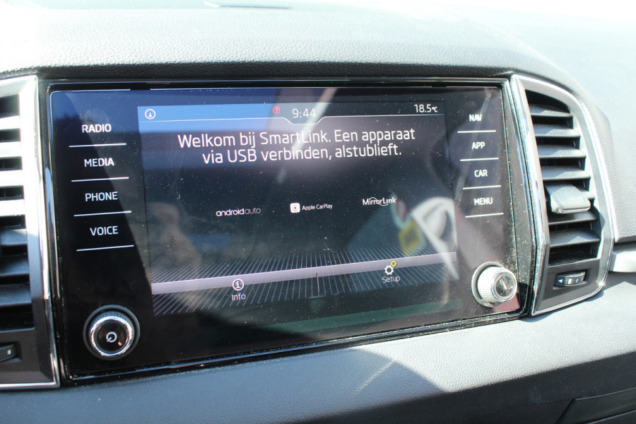 Škoda Karoq 1.0 TSI 116pk Ambition Business Panoramadak NL-Auto NAP Clima Cruise Navi 17"LMV Trekhaak 1200kg