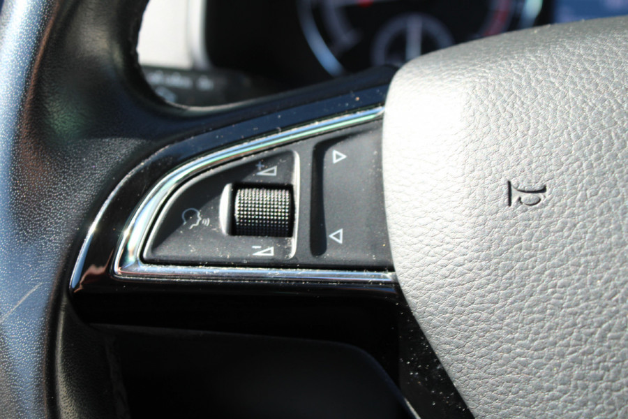 Škoda Karoq 1.0 TSI 116pk Ambition Business Panoramadak NL-Auto NAP Clima Cruise Navi 17"LMV Trekhaak 1200kg