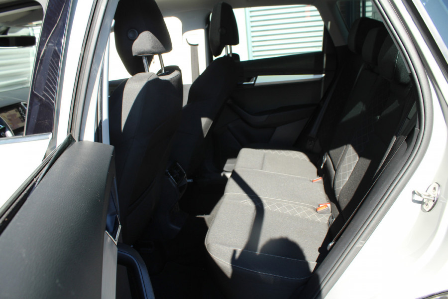 Škoda Karoq 1.0 TSI 116pk Ambition Business Panoramadak NL-Auto NAP Clima Cruise Navi 17"LMV Trekhaak 1200kg