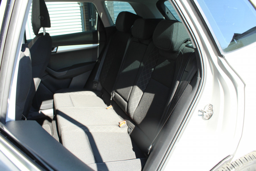 Škoda Karoq 1.0 TSI 116pk Ambition Business Panoramadak NL-Auto NAP Clima Cruise Navi 17"LMV Trekhaak 1200kg