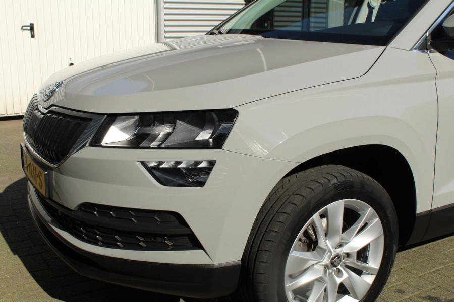Škoda Karoq 1.0 TSI 116pk Ambition Business Panoramadak NL-Auto NAP Clima Cruise Navi 17"LMV Trekhaak 1200kg