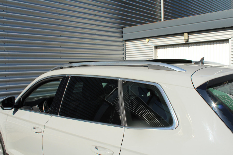 Škoda Karoq 1.0 TSI 116pk Ambition Business Panoramadak NL-Auto NAP Clima Cruise Navi 17"LMV Trekhaak 1200kg